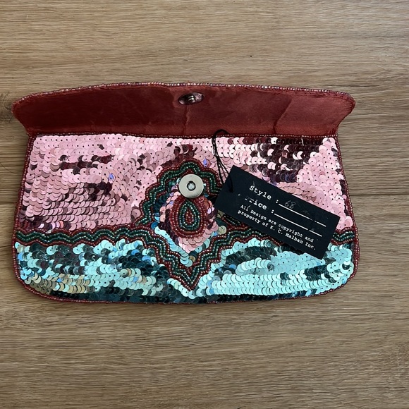 NEW WITH TAGS Designer clutch - Picture 6 of 8